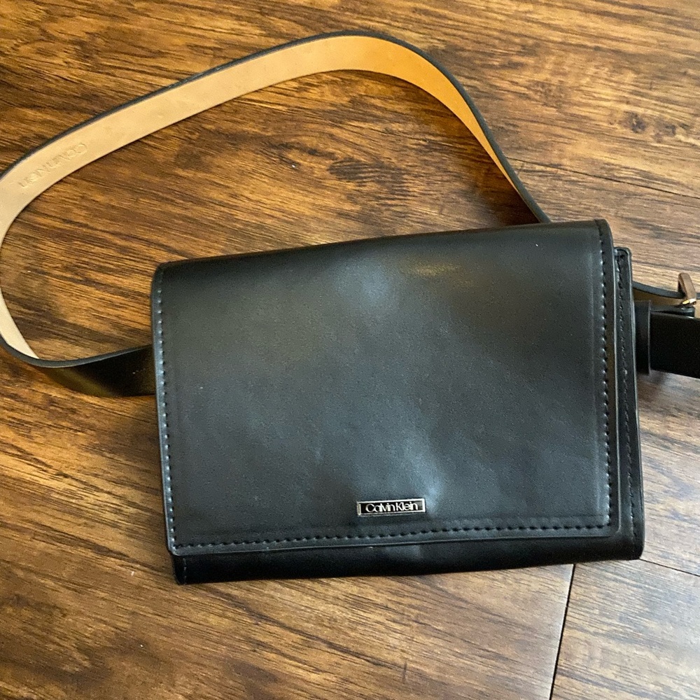 Calvin Klein Waist Bag w/ Belt